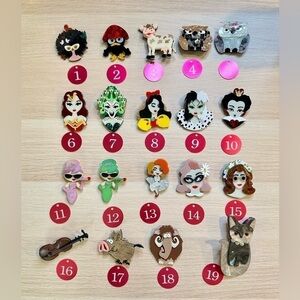 Acrylic Layered Pins. Please message me for which one you‎ want.